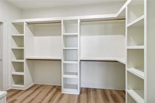 17317 Brookview Drive, Urbandale, IA 50263