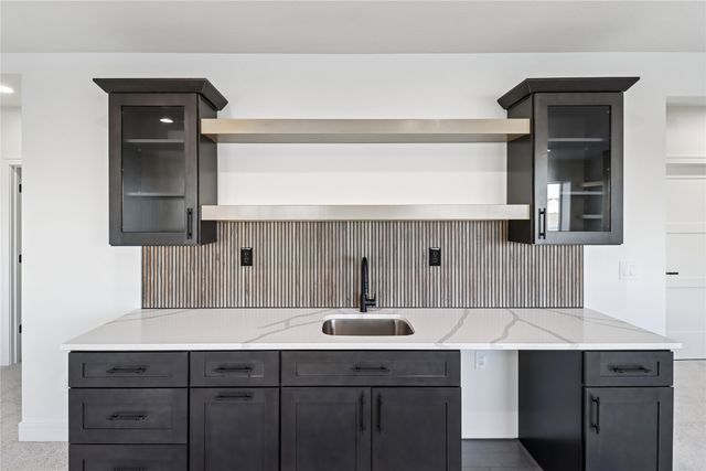 17317 Brookview Drive, Urbandale, IA 50263