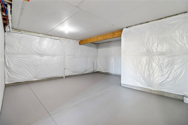 17317 Brookview Drive, Urbandale, IA 50263