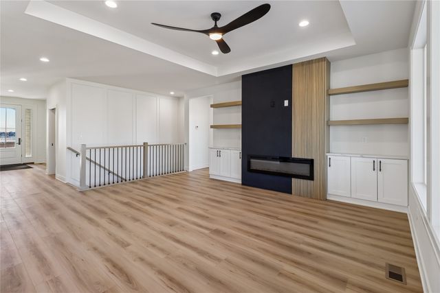 17317 Brookview Drive, Urbandale, IA 50263