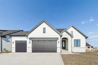 17317 Brookview Drive, Urbandale, IA 50263