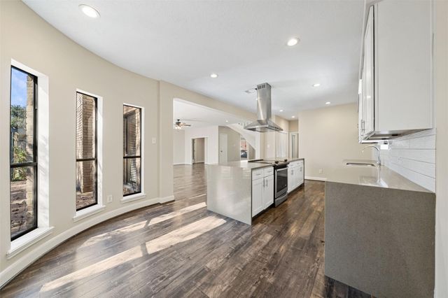 14823 Walbrook Drive, Sugar Land, TX 77498