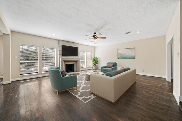 14823 Walbrook Drive, Sugar Land, TX 77498