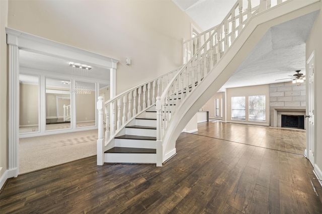 14823 Walbrook Drive, Sugar Land, TX 77498