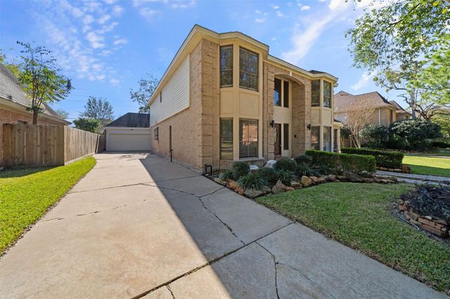 14823 Walbrook Drive, Sugar Land, TX 77498