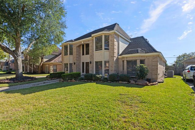14823 Walbrook Drive, Sugar Land, TX 77498