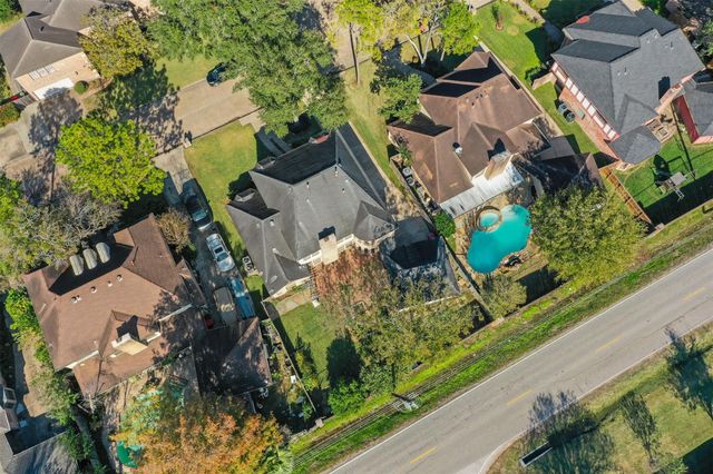 14823 Walbrook Drive, Sugar Land, TX 77498