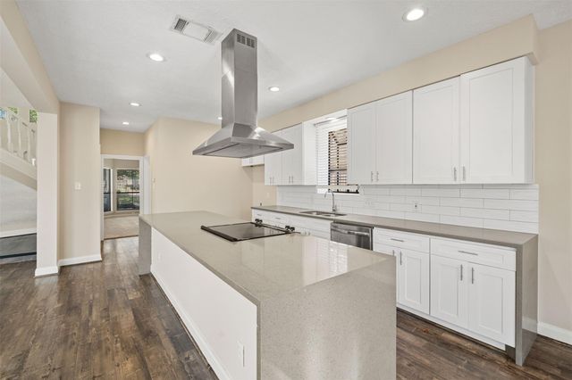 14823 Walbrook Drive, Sugar Land, TX 77498