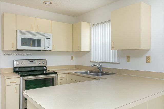 2592 W Saratoga Drive, Cooper City, FL 33026