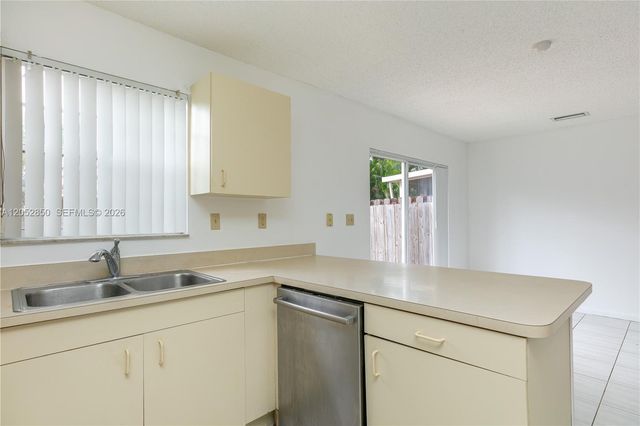 2592 W Saratoga Drive, Cooper City, FL 33026