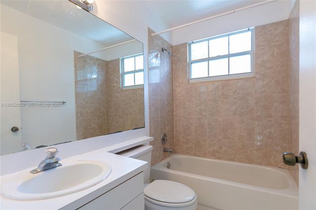 2592 W Saratoga Drive, Cooper City, FL 33026