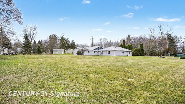 474 W Taylor Drive, Sanford, MI 48657