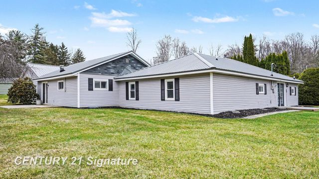 474 W Taylor Drive, Sanford, MI 48657