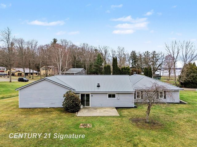 474 W Taylor Drive, Sanford, MI 48657