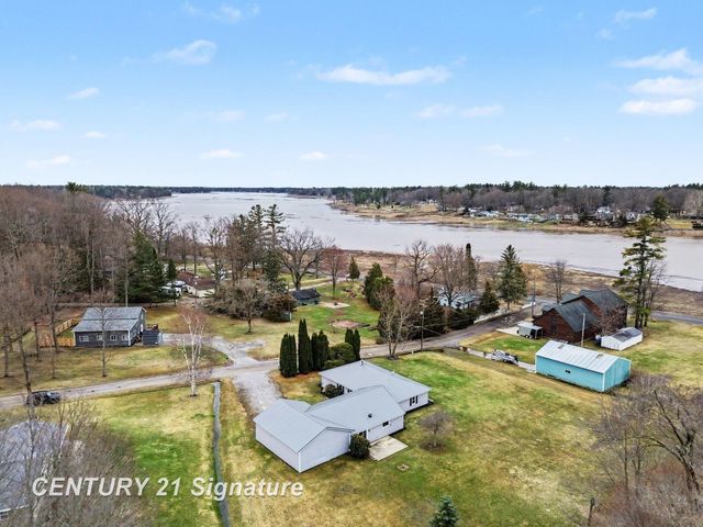 474 W Taylor Drive, Sanford, MI 48657