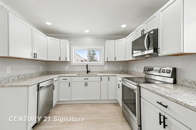 474 W Taylor Drive, Sanford, MI 48657