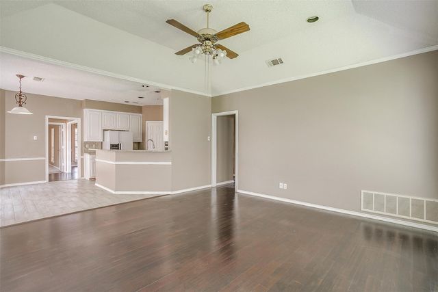 9017 Rodeo Drive, Irving, TX 75063