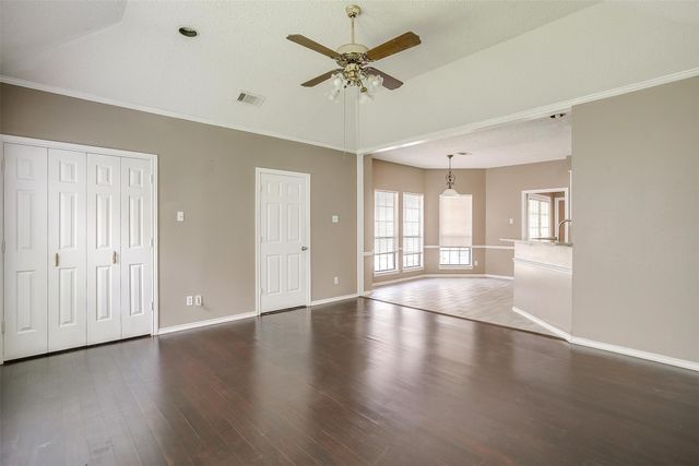 9017 Rodeo Drive, Irving, TX 75063