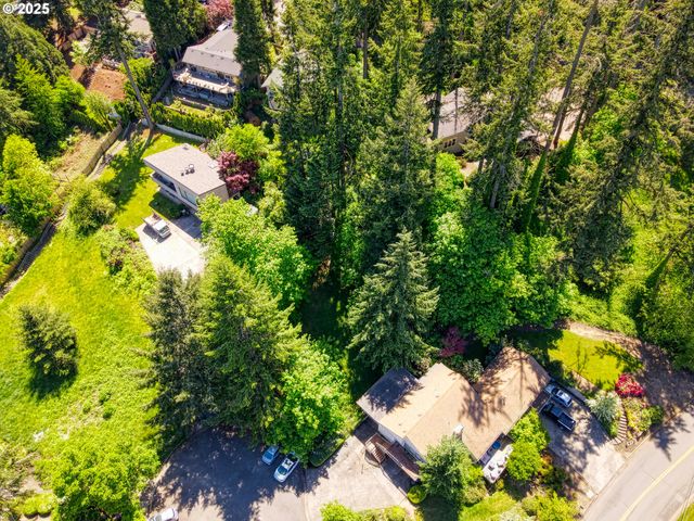 Mclean Blvd, Eugene, OR 97405