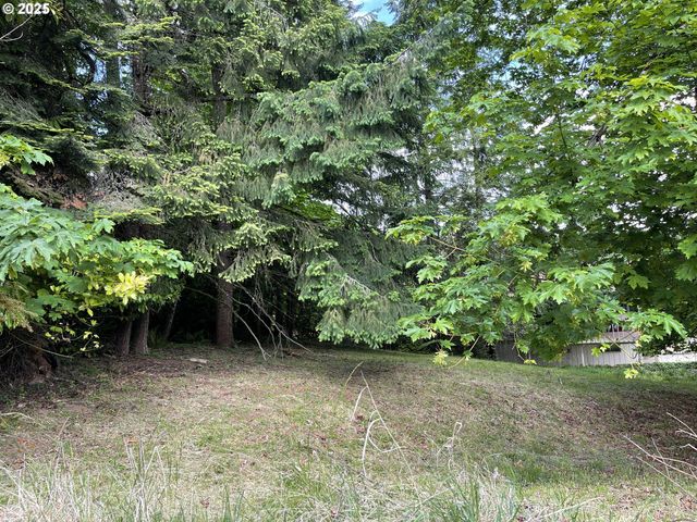 Mclean Blvd, Eugene, OR 97405