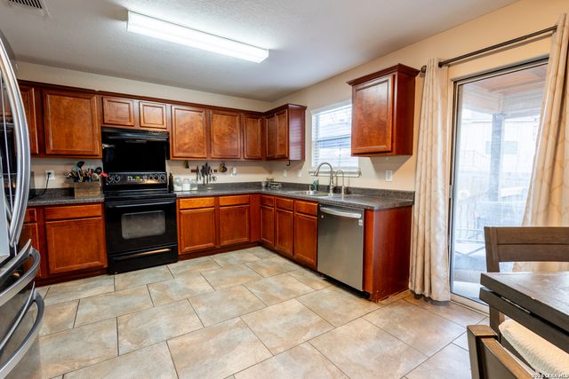 6119 Spotters Ridge, San Antonio, TX 78233