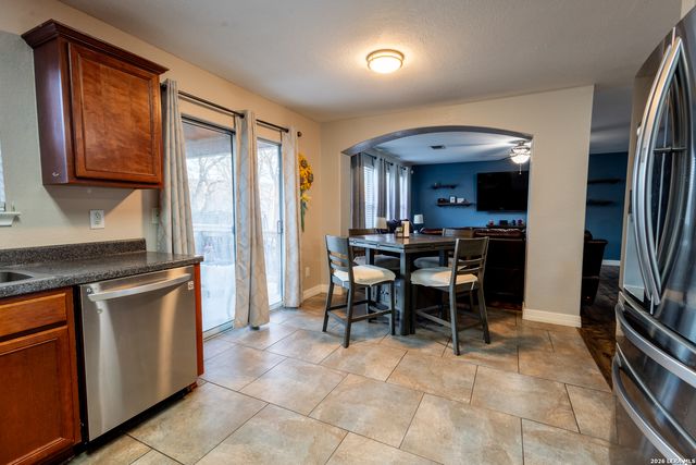 6119 Spotters Ridge, San Antonio, TX 78233