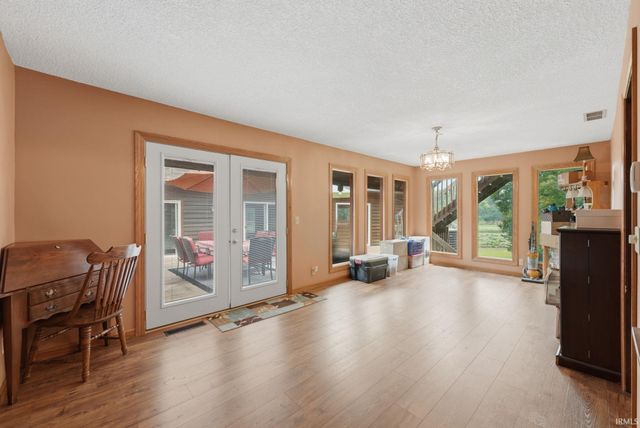 4123 W 100 Road, Huntington, IN 46750