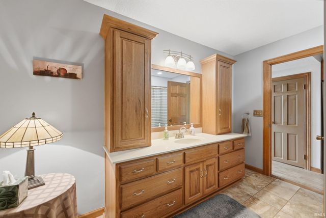 4123 W 100 Road, Huntington, IN 46750