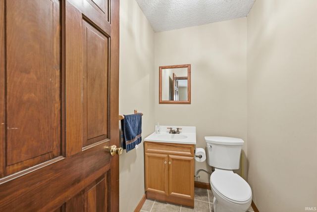 4123 W 100 Road, Huntington, IN 46750