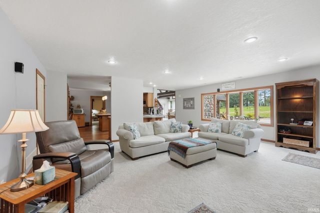 4123 W 100 Road, Huntington, IN 46750