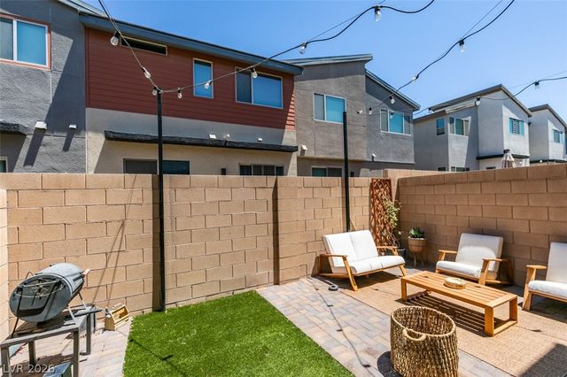 2666 Chance Canyon Street, Henderson, NV 89044