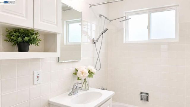 404 Bradrick Dr, San Leandro, CA 94578