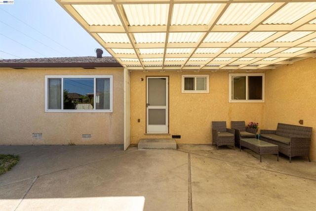 404 Bradrick Dr, San Leandro, CA 94578