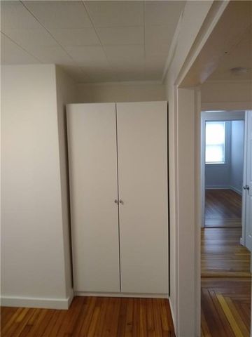 27 Mount Vernon Street 1, Newport, RI 02840