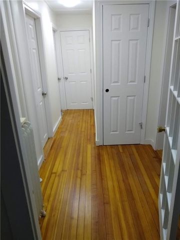 27 Mount Vernon Street 1, Newport, RI 02840