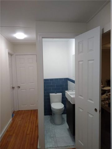 27 Mount Vernon Street 1, Newport, RI 02840