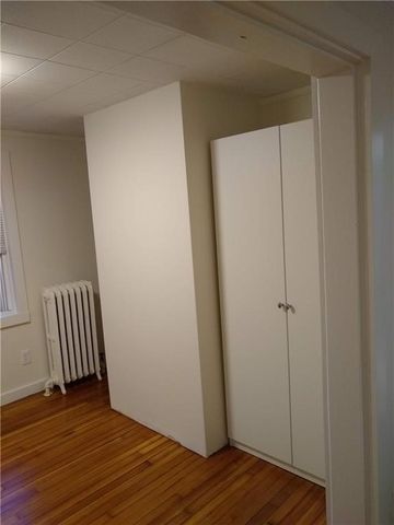 27 Mount Vernon Street 1, Newport, RI 02840