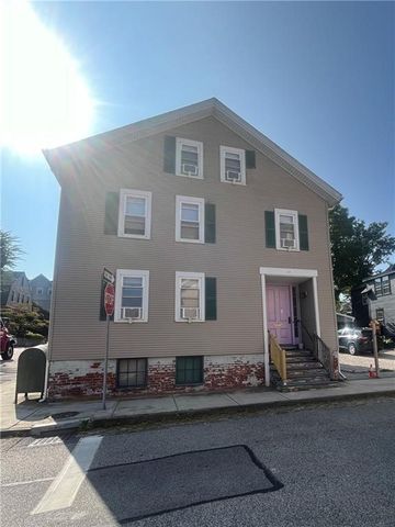 27 Mount Vernon Street 1, Newport, RI 02840
