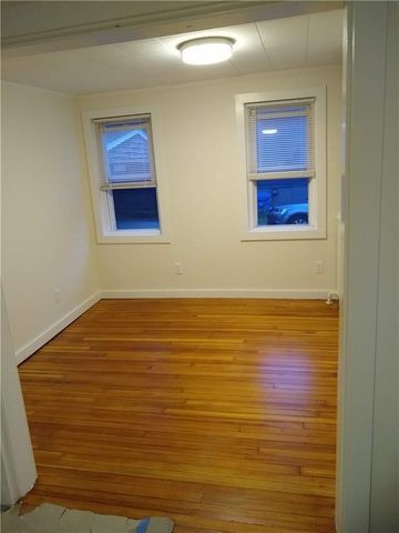 27 Mount Vernon Street 1, Newport, RI 02840