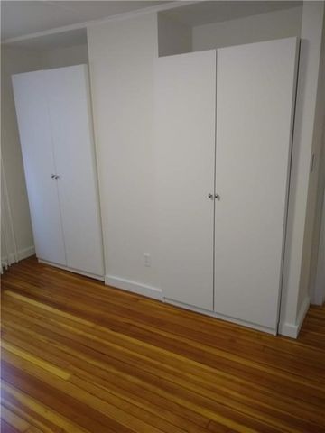 27 Mount Vernon Street 1, Newport, RI 02840