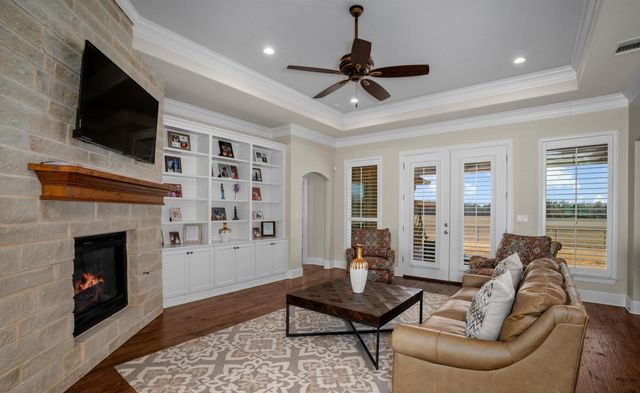 15671 Stallion Lake Blvd, Lindale, TX 75771