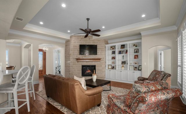 15671 Stallion Lake Blvd, Lindale, TX 75771