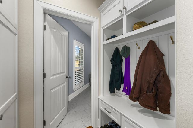 15671 Stallion Lake Blvd, Lindale, TX 75771