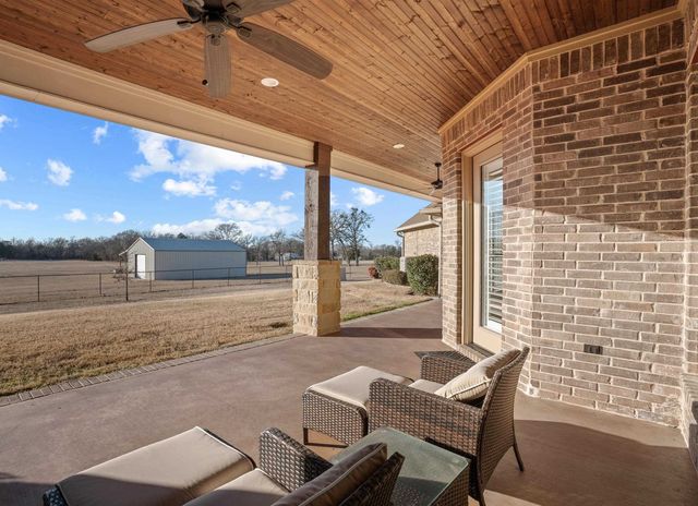 15671 Stallion Lake Blvd, Lindale, TX 75771