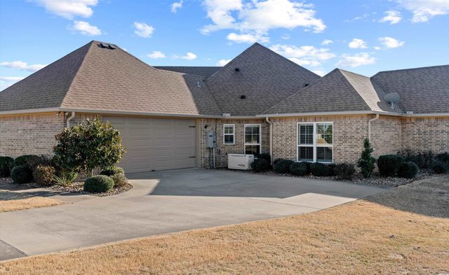 15671 Stallion Lake Blvd, Lindale, TX 75771