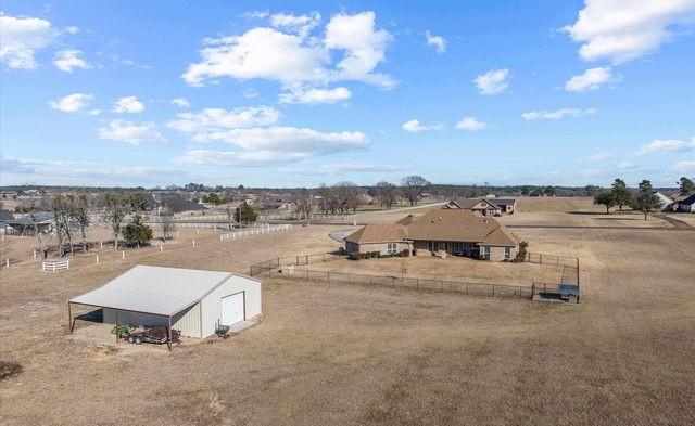 15671 Stallion Lake Blvd, Lindale, TX 75771