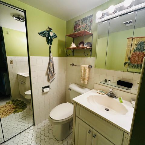 505 Redondo Drive 205, Downers Grove, IL 60516