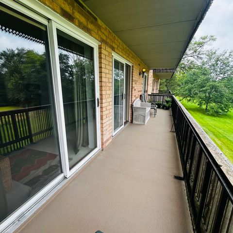 505 Redondo Drive 205, Downers Grove, IL 60516