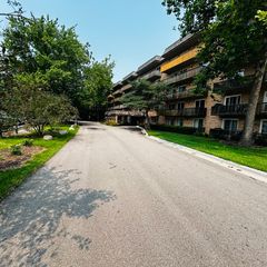 505 Redondo Drive 205, Downers Grove, IL 60516