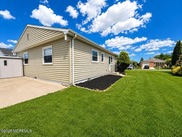 57 Encinitas Drive, Toms River, NJ 08757